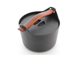 Cocotte en fonte scandinave de Timo Sarpaneva. Edition Rosenlew & Co