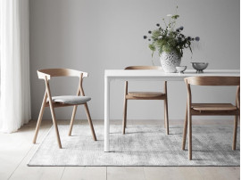 Chaise scandinave modèle Yksi 3340
