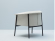 Fauteuil scandinave modèle Kavai. Piètement en métal. 