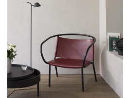 Lampadaire scandinave modèle Peek. 