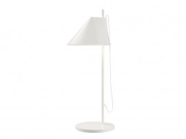 Yuh table lamp or desk lamp. White