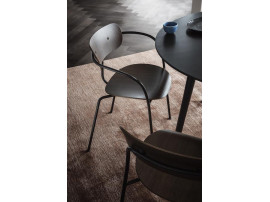 Pavilion Armchair AV2