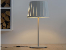 AVS table lamp
