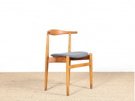Paire de chaises scandinaves model FH 708.