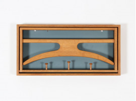 Coat rack in oak with foldable hanger