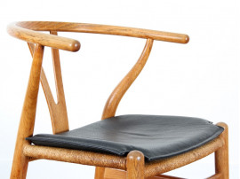 Whisbone chair CH 24