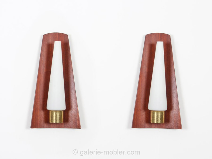 Pair of Scandinavian wall lamps in teak and opal glass
