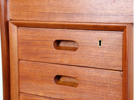 Scandinavian flap desk