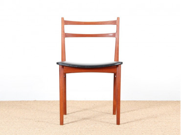 Set of 4 scandinavian teak chairs