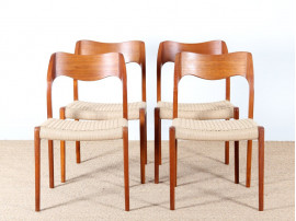 suite de 4 chaises scandinaves en teck de Niels O. Møller modèle 71 