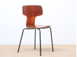 Paire de chaises Arne Jacobsen modèle 3103 en teck et piètement gainé noir. Année 1964
