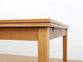 Danish mid-century modern extendable dining table in oak by Kai Winding