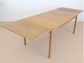 Danish mid-century modern extendable dining table in oak by Kai Winding