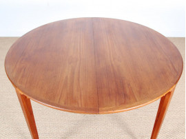 Mid modern danish design extendable dining table in teak,  4/8 seats
