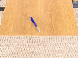 Mid-Century  modern  round dining table in oak by Erik Riisager-Hansen 4/10 seats.