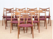 Suite de 10 chaises CH29 "Sawback" 