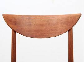 Suite de 6 chaises scandinaves en teck et cuir modele 317 