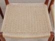 Suite de 4 chaises scandinaves en teck et corde, modèle 79. 