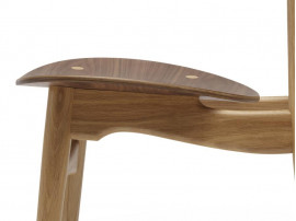 Chaise scandinave modèle CH 33 laquée, 24 coloris. Edition neuve. 
