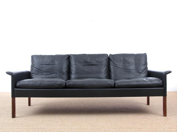 Mid modern danish 3 seats black leather sofa, model 500 by Hans Olsen