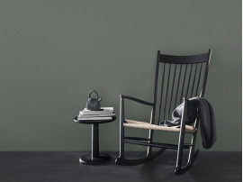Mid-Century  modern scandinavian rocking chair model J16 by Hans Wegner for Fredericia. New edition