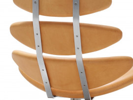 Corona lounge chair. 