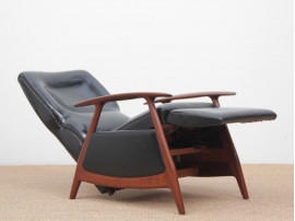 Mid-Century  modern scandinavian reeasy chair