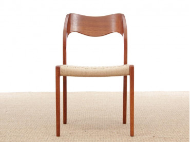 Set of 6 Scandinavian chairs model 71 by Niels Møller