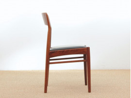 Mid-Century  modern scandinavian set of 8 rosewood chairs model 26 by Henning Kjærnulf.
