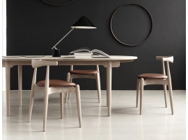 Chaise scandinave modèle Elbow CH 20. Edition neuve. 