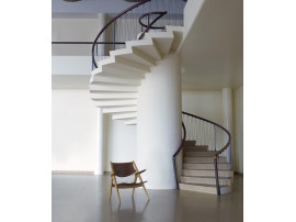 Fauteuil scandinave modèle CH28T. Edition neuve. 