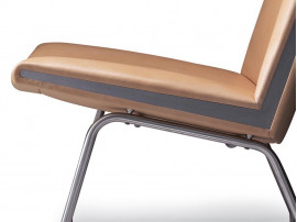 Fauteuil scandinave modèle CH401 "Kastrup". Edition neuve.