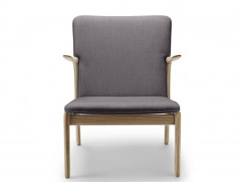 Chaise scandinave modèle OW124 "Beak Chair". Edition neuve.