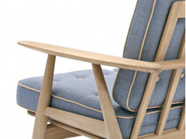 GE 240, sofa 2 seat. by Hans Wegner. New edition