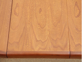 Mid-Century  modern scandinavian cirular dining table in teak by Kofod Larsen