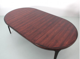 Mid-Century  modern scandinavian oval dining table in Rio rosewood by Kofod Larsen