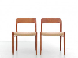 Mid-Century  modern scandinavian pair of teak dining chairs model 75 by Niel Møller