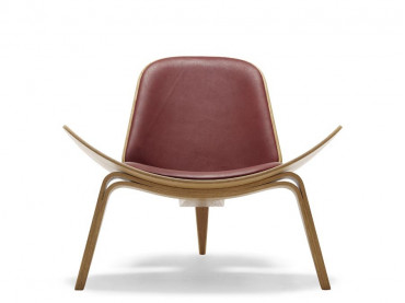 Mid-Century  modern scandinavian easychair model CH 07 or Shell Chair by Hans Wegner. New edition.