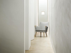 Petit canapé scandinave modèle CH 72. Edition neuve. 