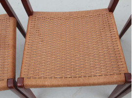 Suite de 4 chaises scandinaves en teck modèle 71