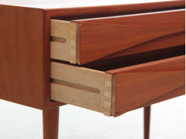 Mid-Century modern scandinavian small chest of drawer by Arne Vodder